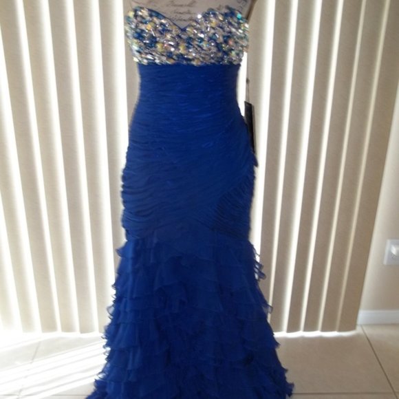 *FINAL PRICE* Stunning Blue Strapless Embellished Formal Gown 8 - Picture 2 of 8